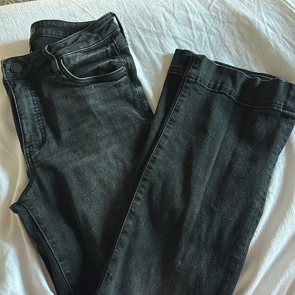 Kut from the cloth, “Kelsey” Fab Ab Ankle Flare, high-rise, black denim jeans